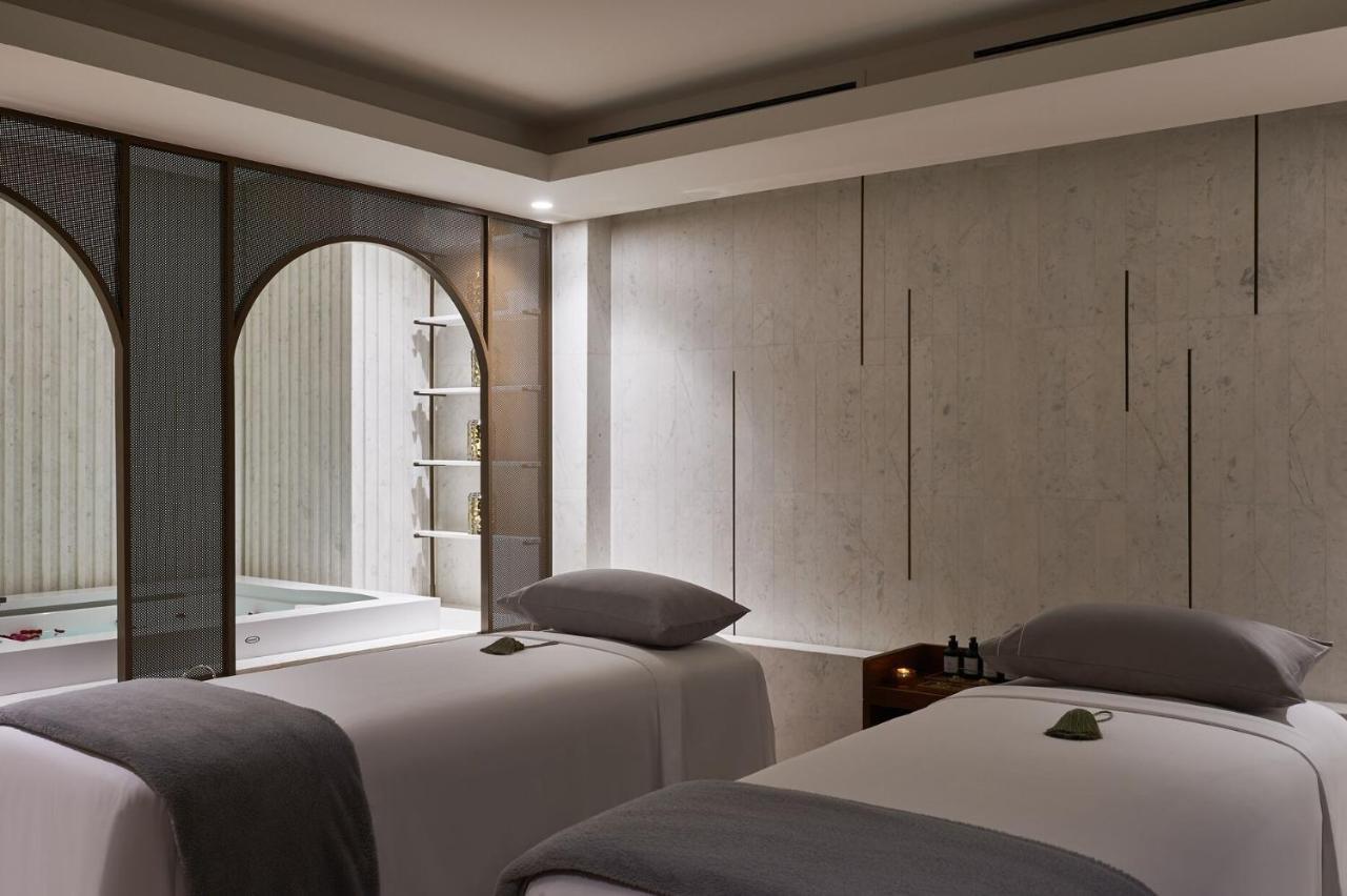 Jumeirah Beach Hotel Dubai Esterno foto Spa treatment room