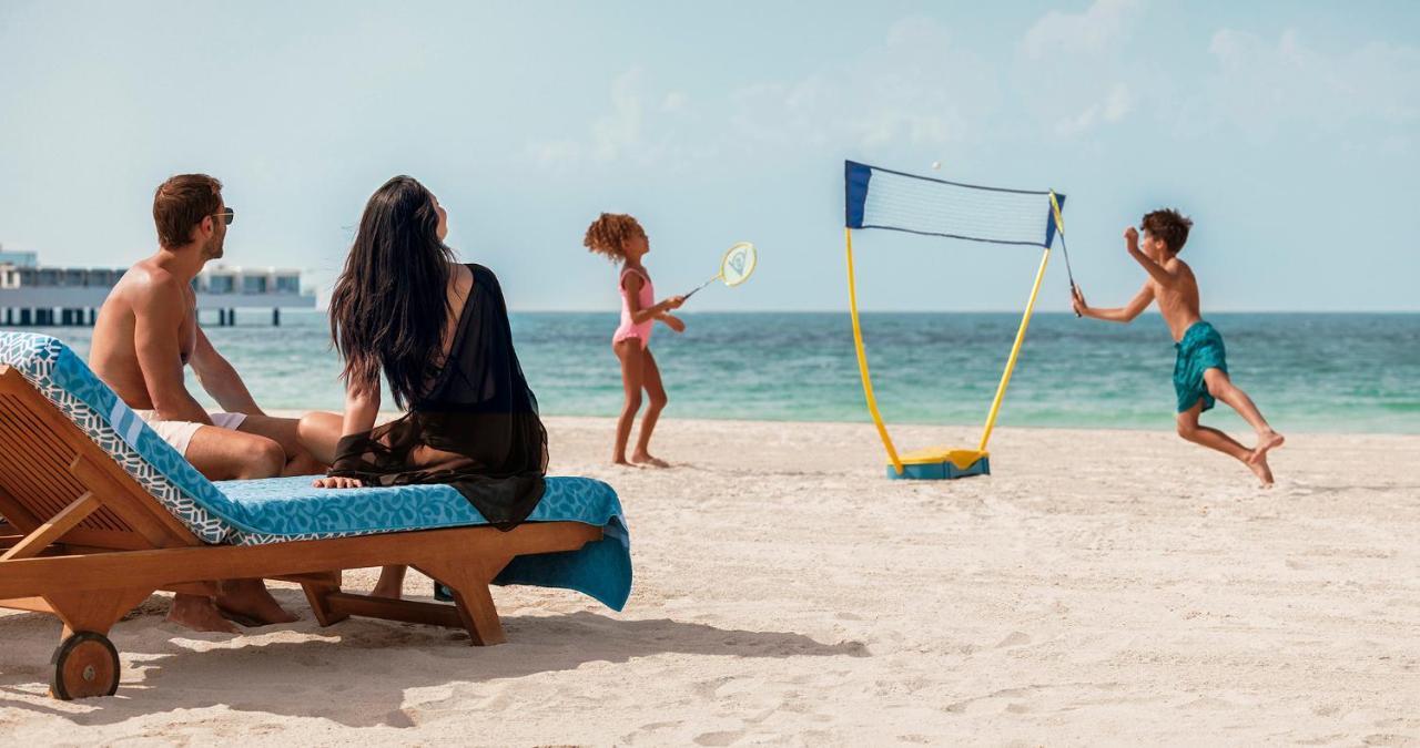 Jumeirah Beach Hotel Dubai Esterno foto Badminton on the beach