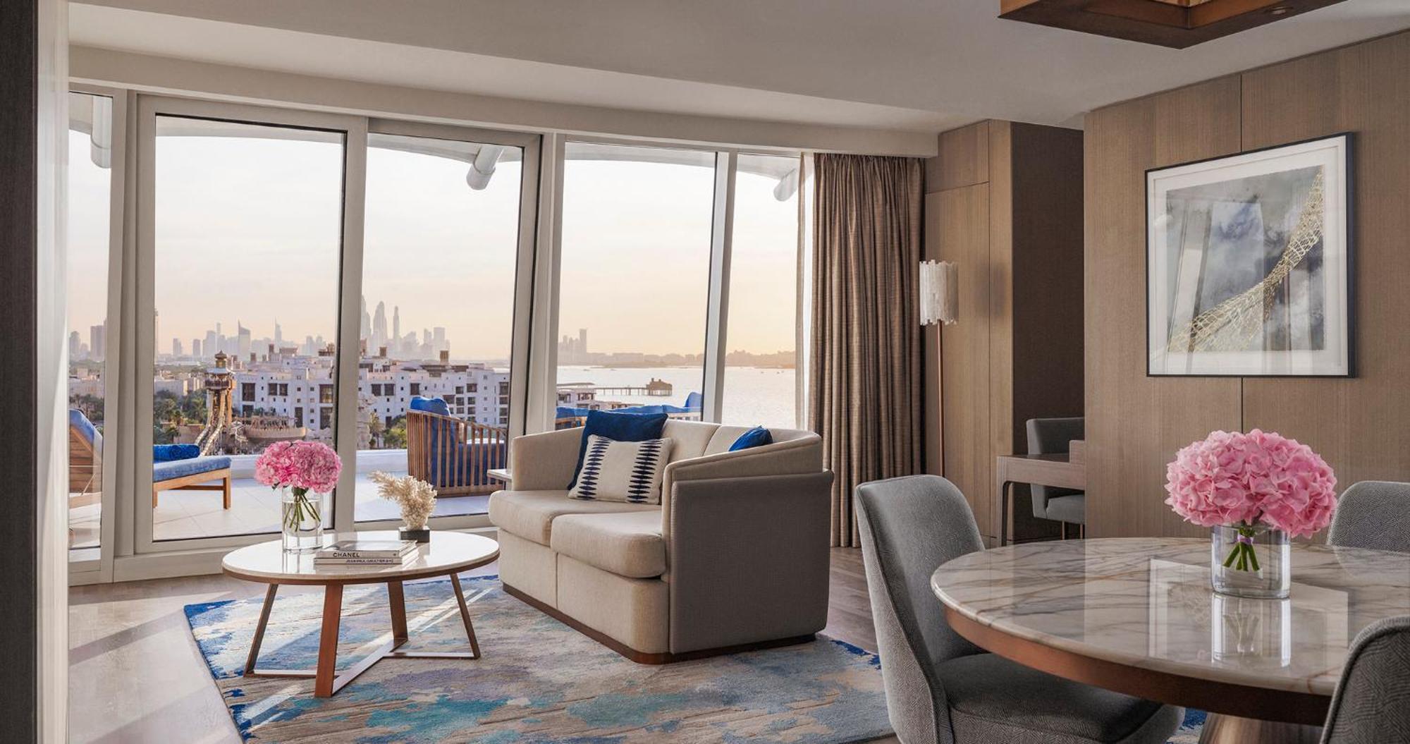 Jumeirah Beach Hotel Dubai Camera foto A suite at the hotel