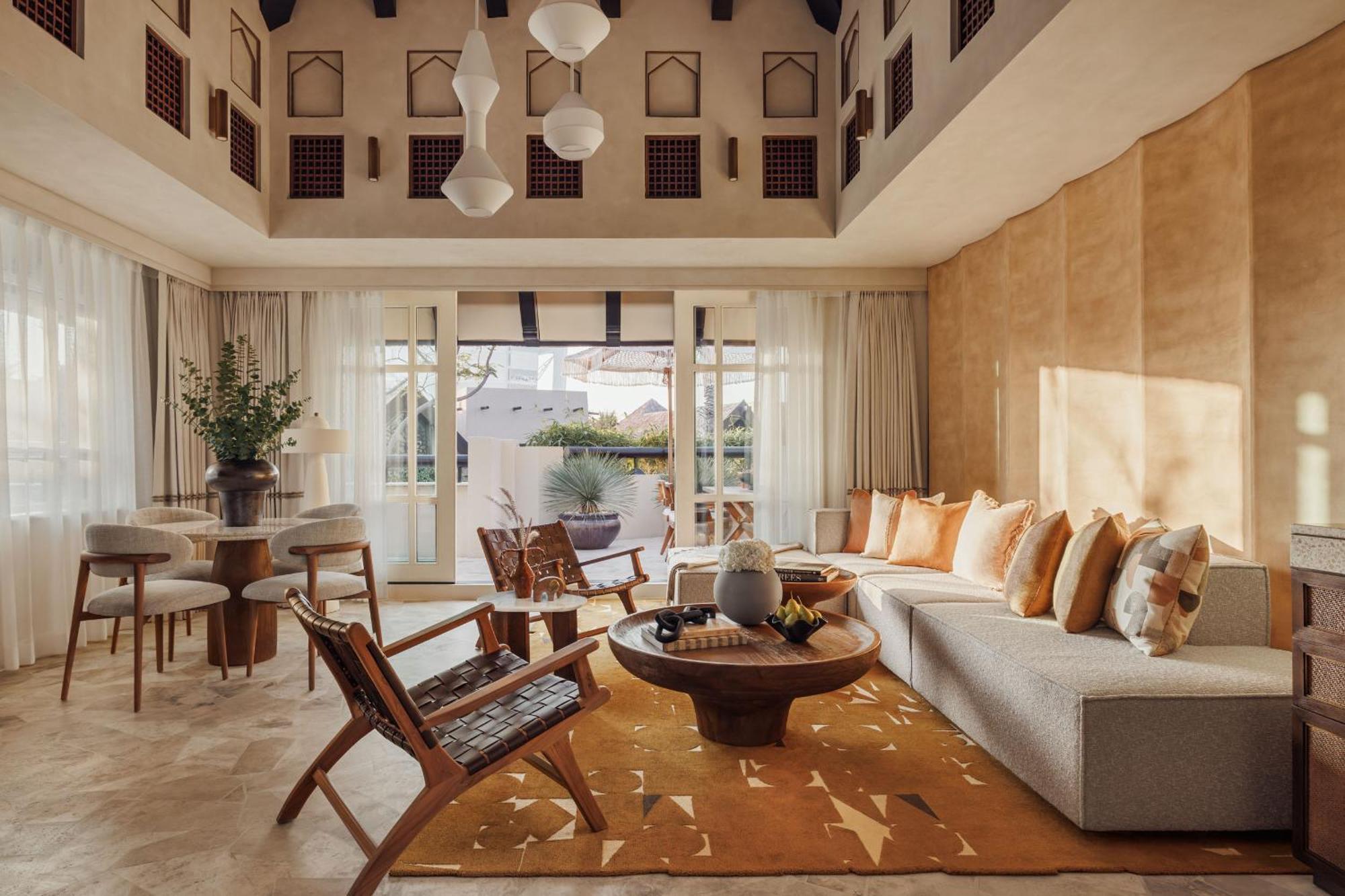 Jumeirah Beach Hotel Dubai Esterno foto The living room of a two-bedroom villa at The Edition